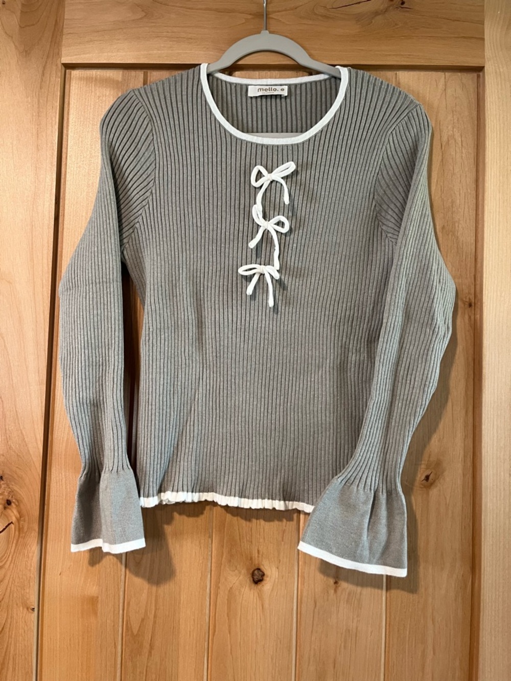 mello. Ribbed Sweater in Greyish-Green with White Trim. Cute bow details!